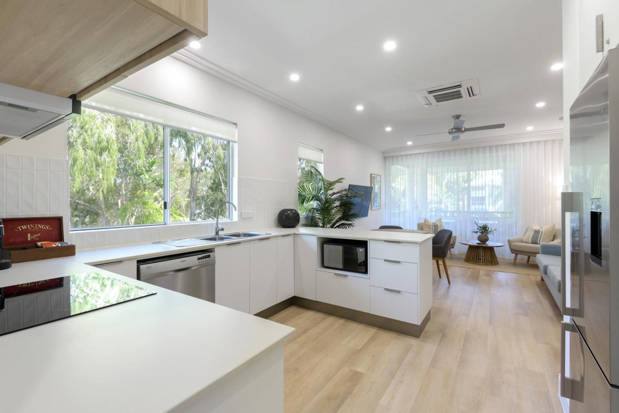 Mandalay Luxury Beachfront Apartments Port Douglas Exterior photo