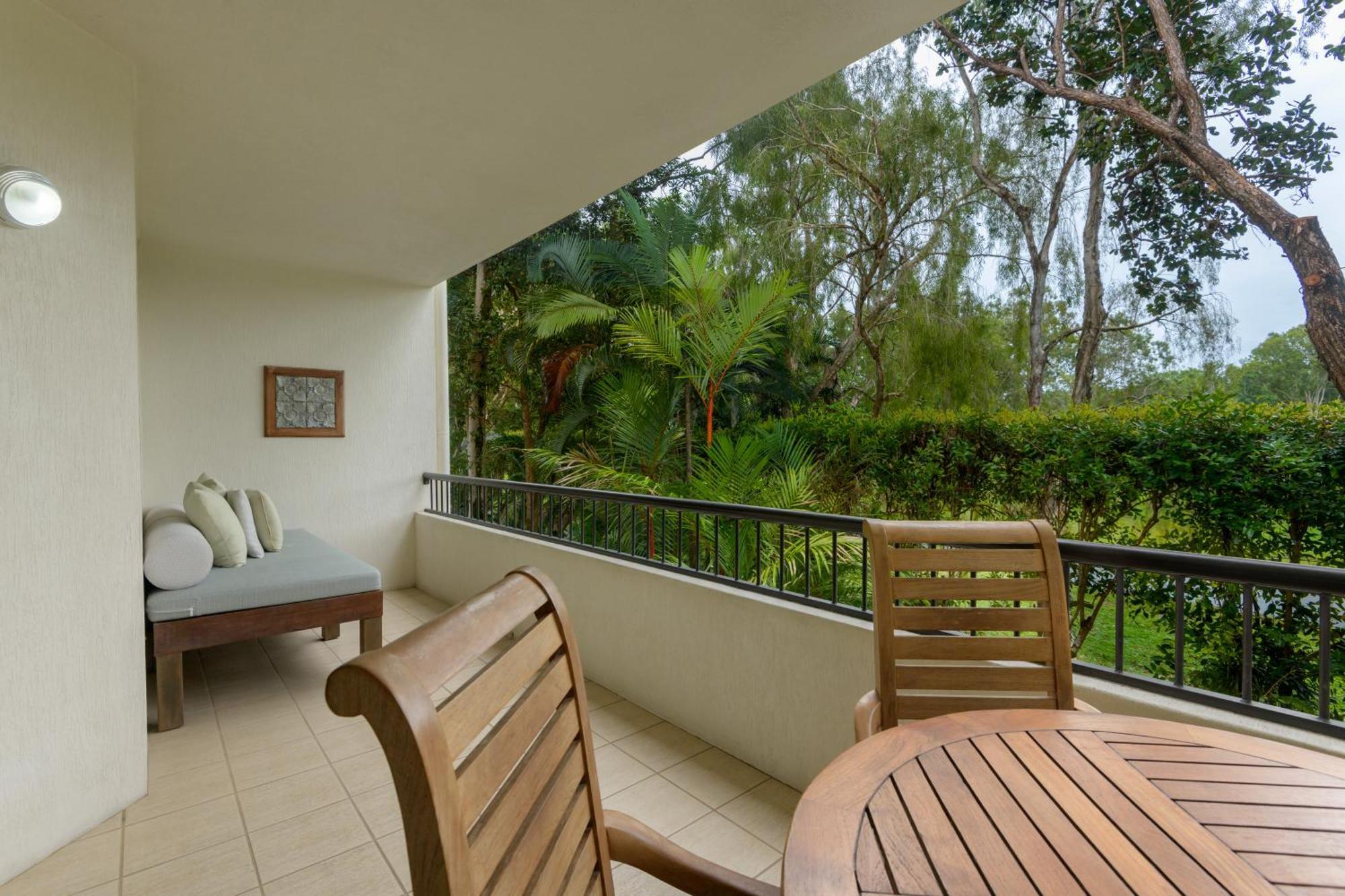 Mandalay Luxury Beachfront Apartments Port Douglas Exterior photo